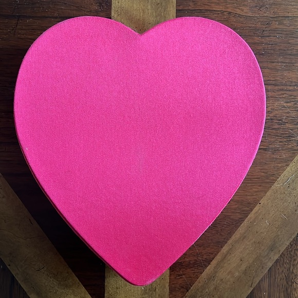 Pussycat Dolls Autographed Godiva Box - Picture 6 of 6